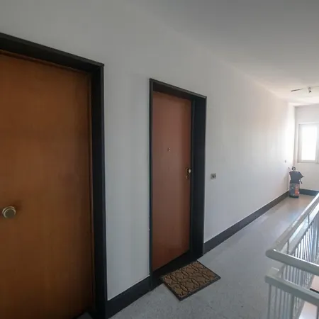 Apartment 260 - Casa Il Delfino, 5minuti D'auto Dal Centro Di Sestri E Dal Mare E *