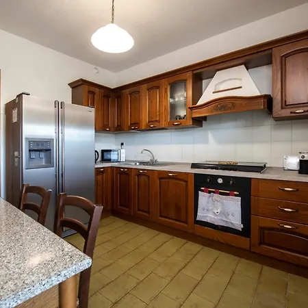 Apartment 260 - Casa Il Delfino, 5minuti D'auto Dal Centro Di Sestri E Dal Mare E